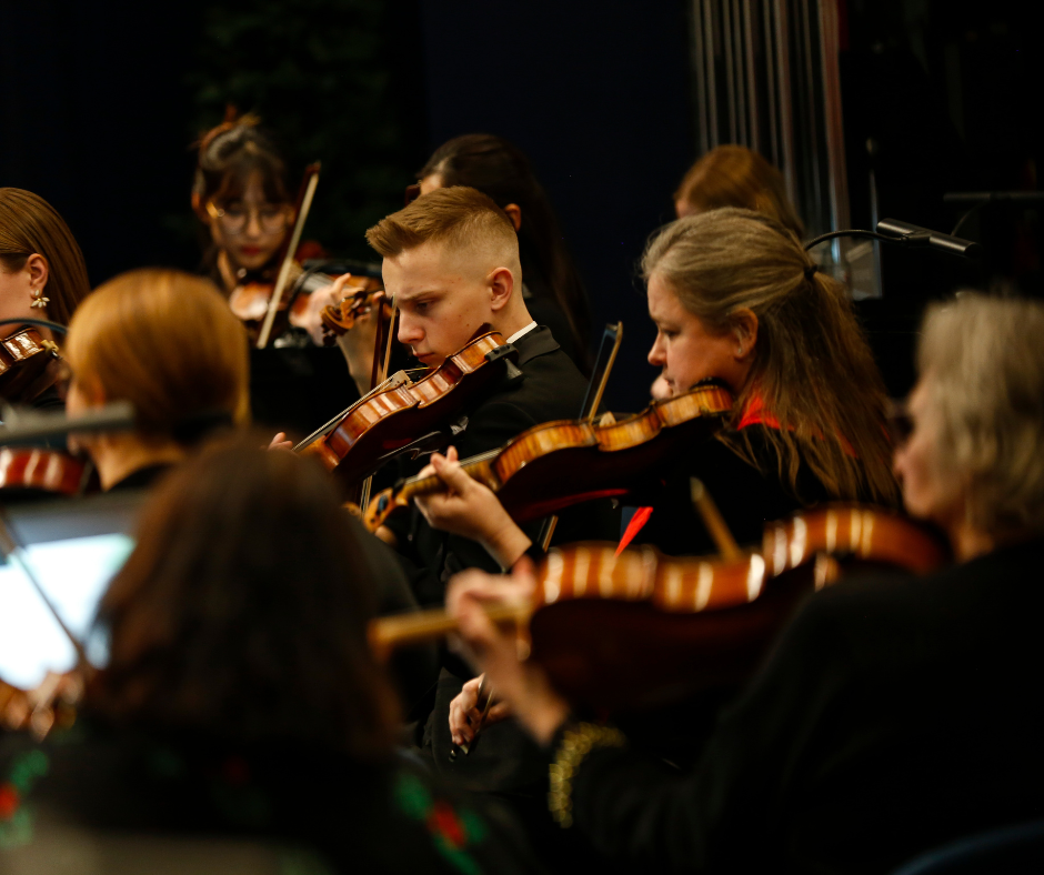 Homeschooler performing in Roberts Symphony Orchestra